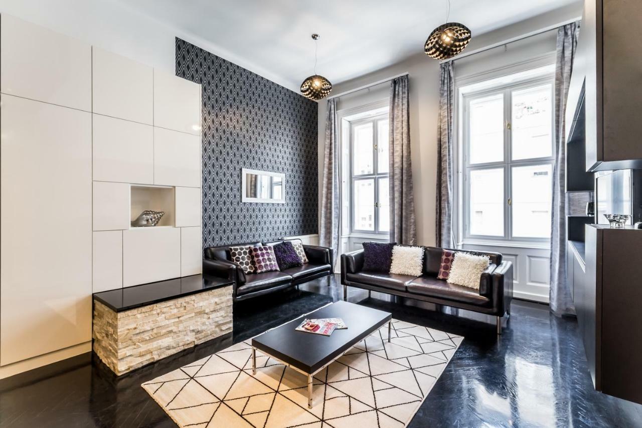 Bpr B&W Elegant Home Budapest Bagian luar foto