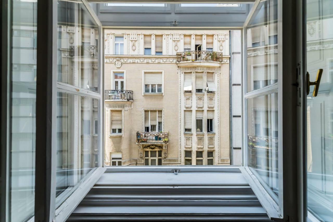 Bpr B&W Elegant Home Budapest Bagian luar foto