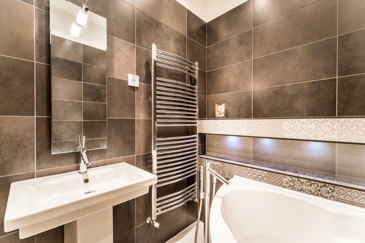 Bpr B&W Elegant Home Budapest Bagian luar foto
