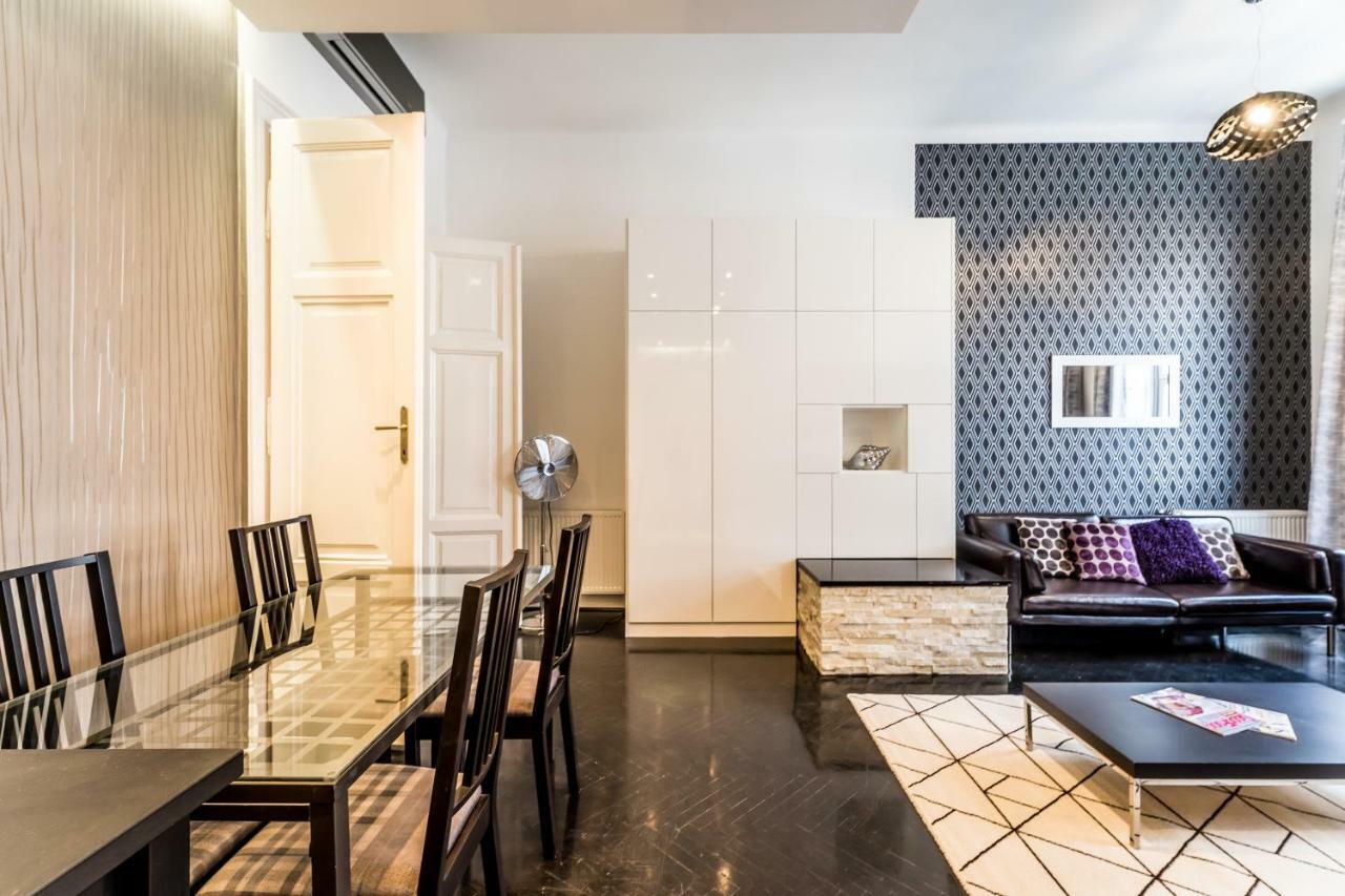 Bpr B&W Elegant Home Budapest Bagian luar foto
