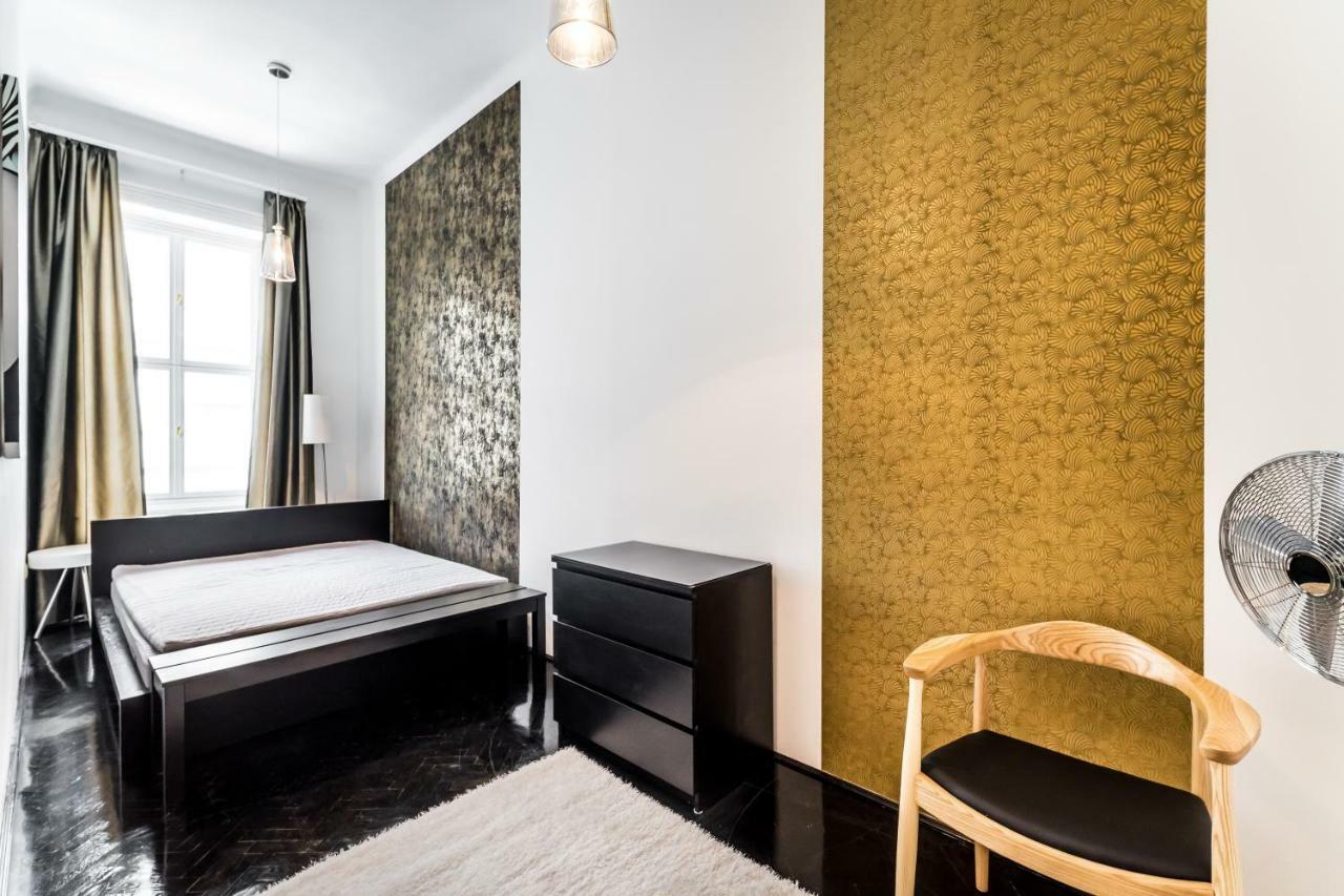 Bpr B&W Elegant Home Budapest Bagian luar foto